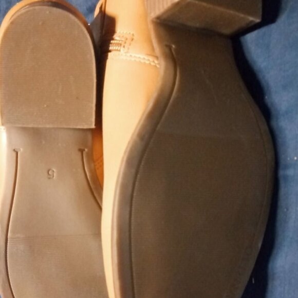 Old Navy Classy Stylish Women's Boots Sz. 5 - Picture 6 of 6